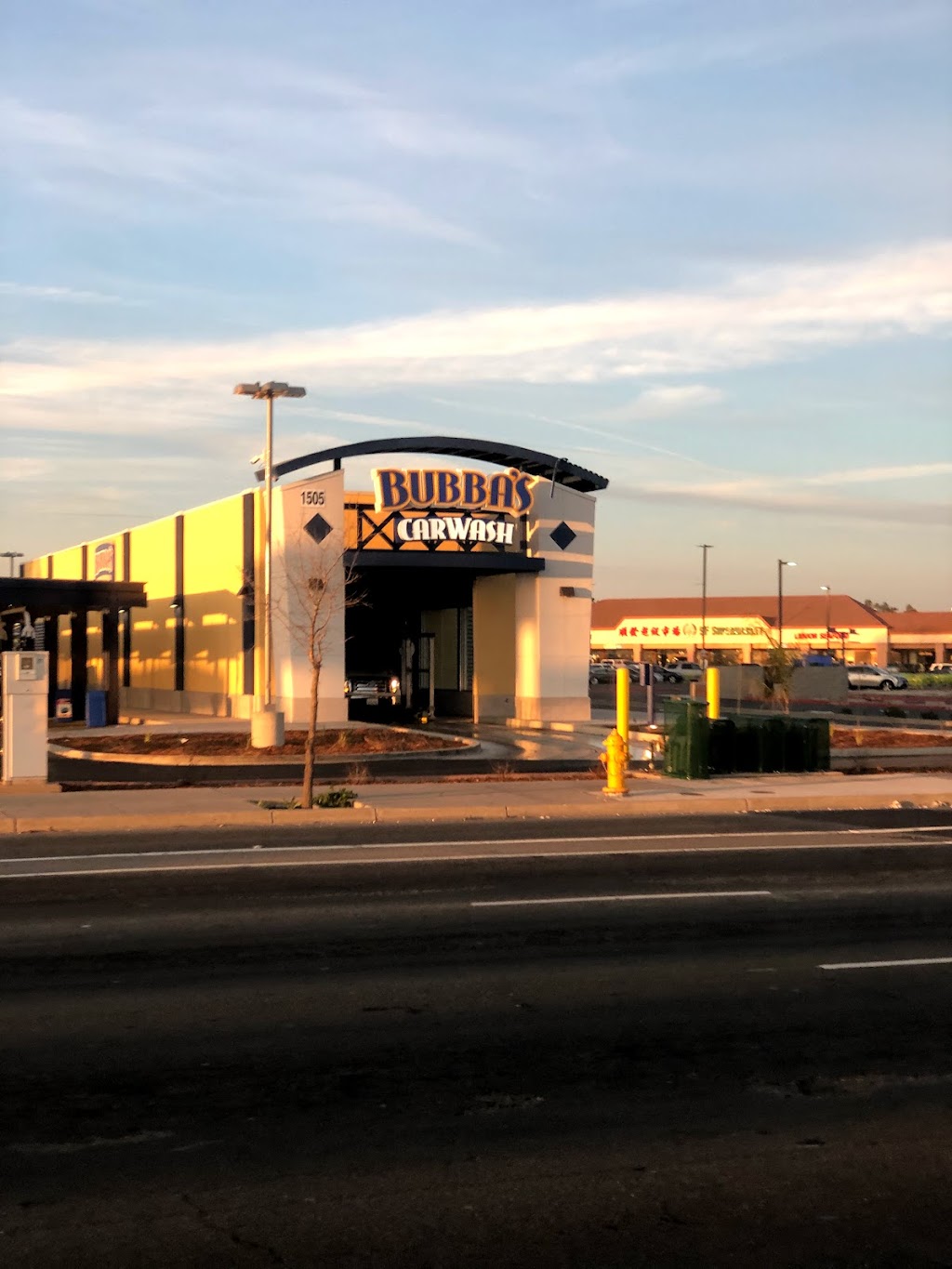 Bubbas Carwash | 7916 West Ln, Stockton, CA 95210 | Phone: (209) 477-0111