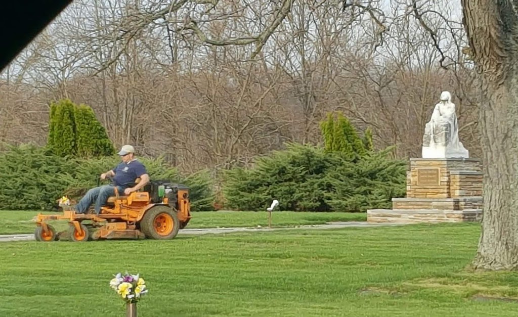 Riverview Memory Gardens & Garden Mausoleums | 29231 County Rd 424, Defiance, OH 43512, USA | Phone: (419) 782-7027