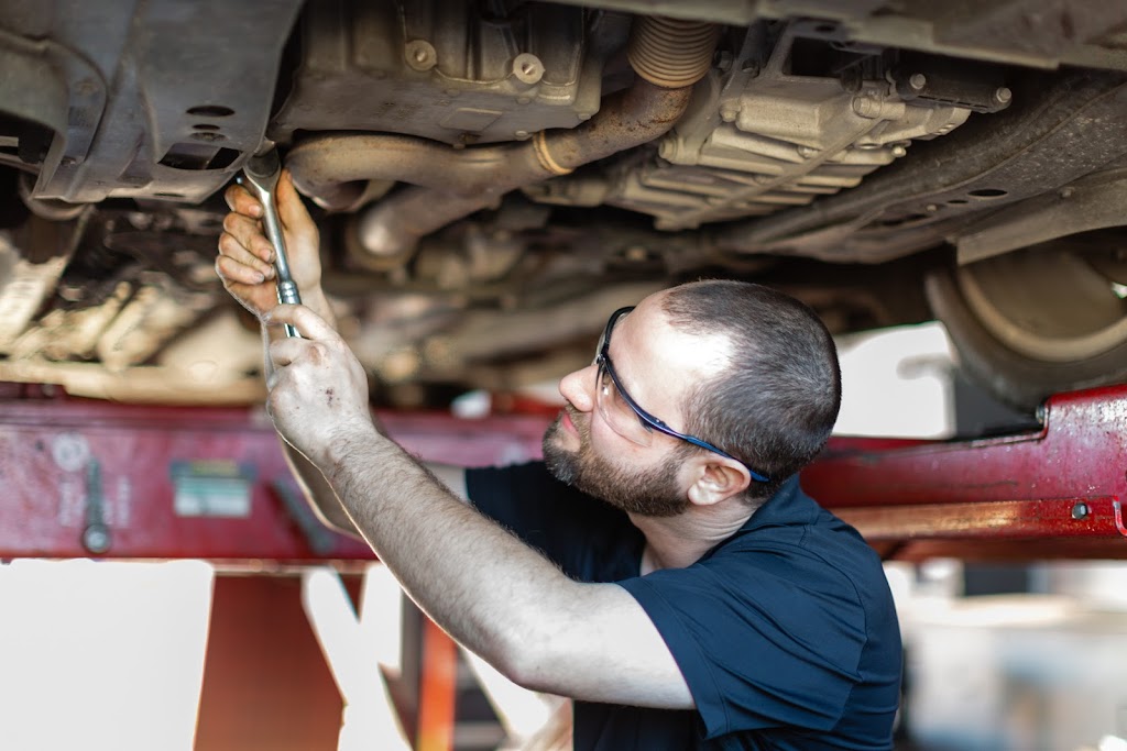 Americas Oil Change & Auto Repair - Euless | 103 E Harwood Rd, Euless, TX 76039, USA | Phone: (817) 399-9000