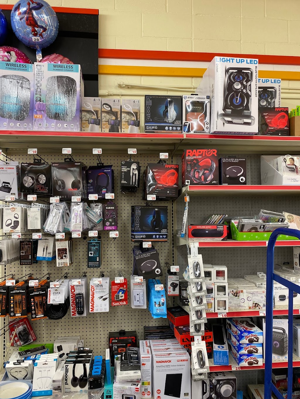 Family Dollar | 1327 N Dallas Ave, Lancaster, TX 75134, USA | Phone: (214) 765-5305