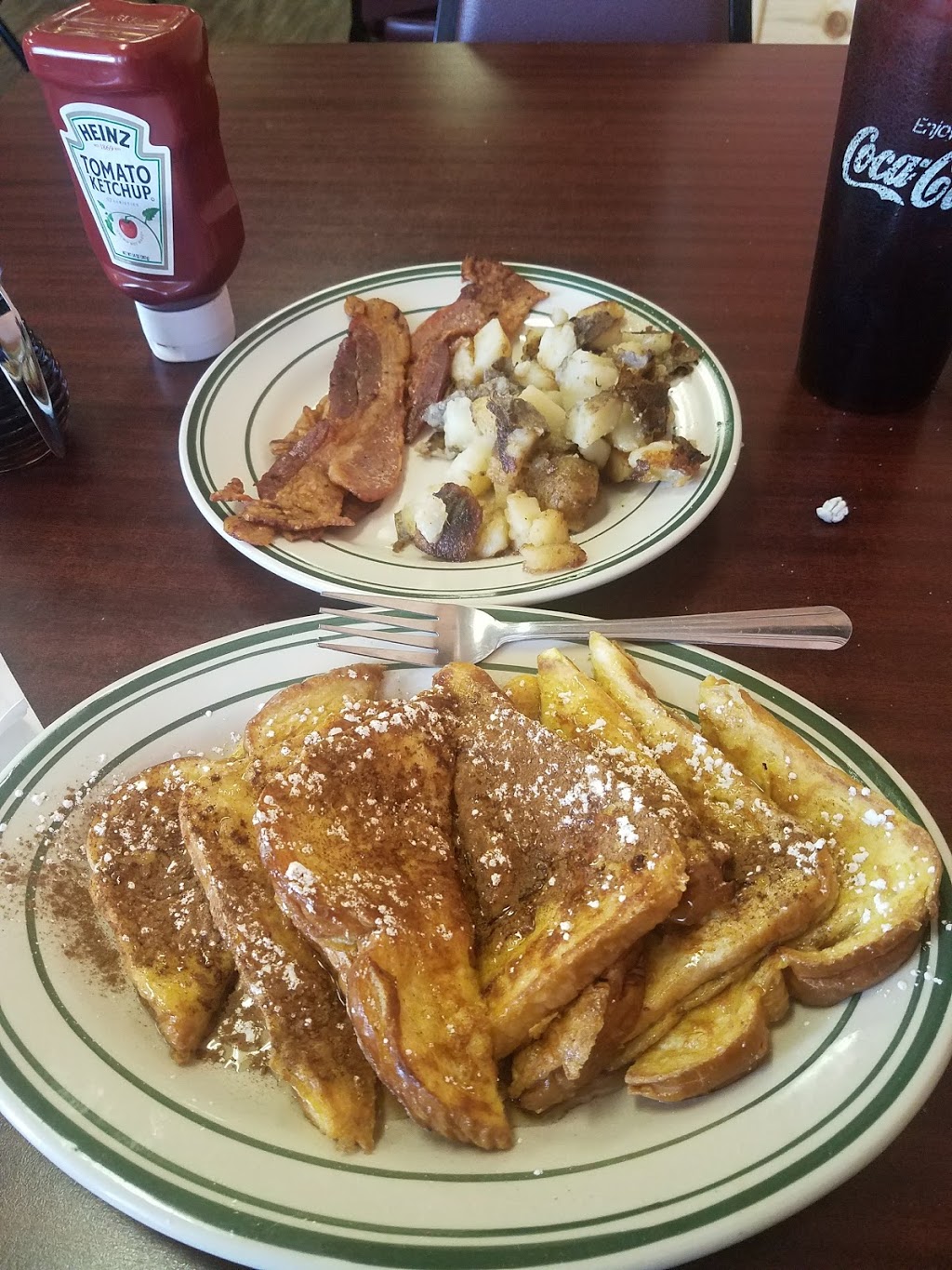 The Country Diner | 1123 N Bardstown Rd, Mt Washington, KY 40047, USA | Phone: (502) 904-9759