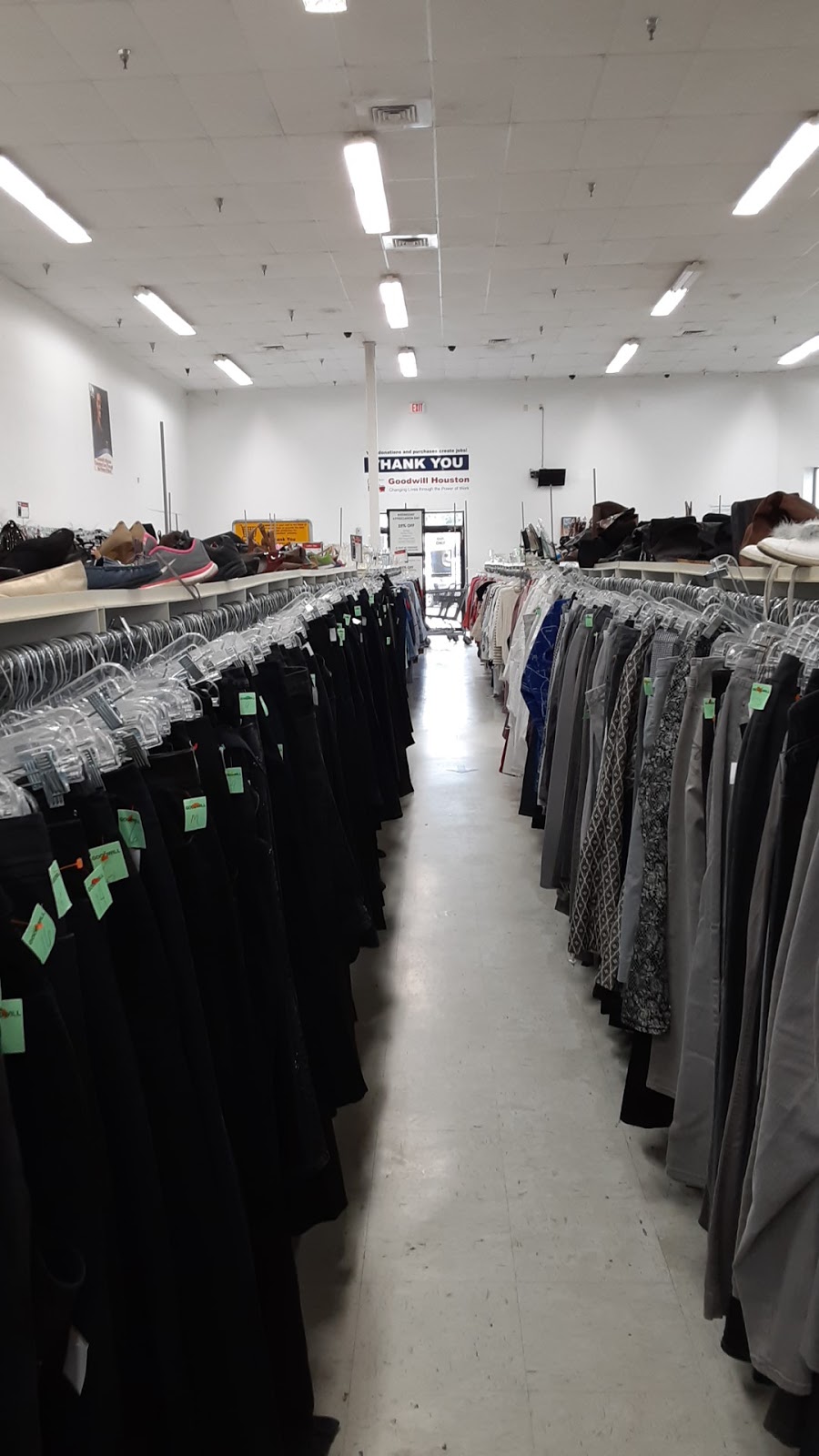 Goodwill Houston Select Stores | 214 TX-146, La Porte, TX 77571, USA | Phone: (713) 231-9046