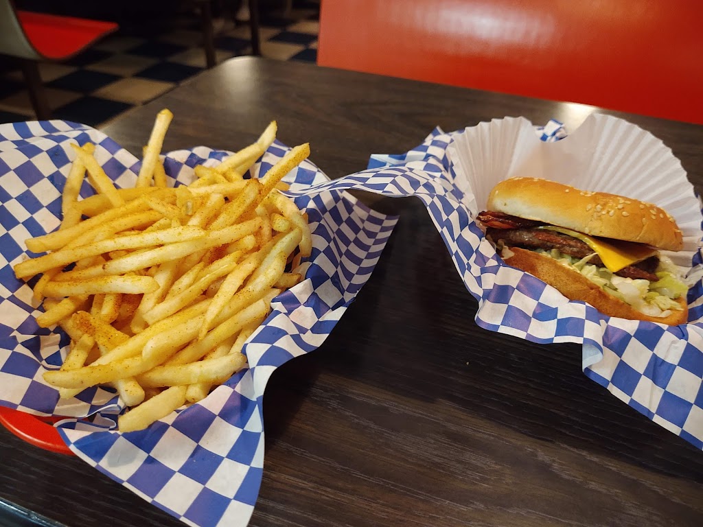 Top Burger Drive In | 1436 NE Everett St, Camas, WA 98607, USA | Phone: (360) 834-3867