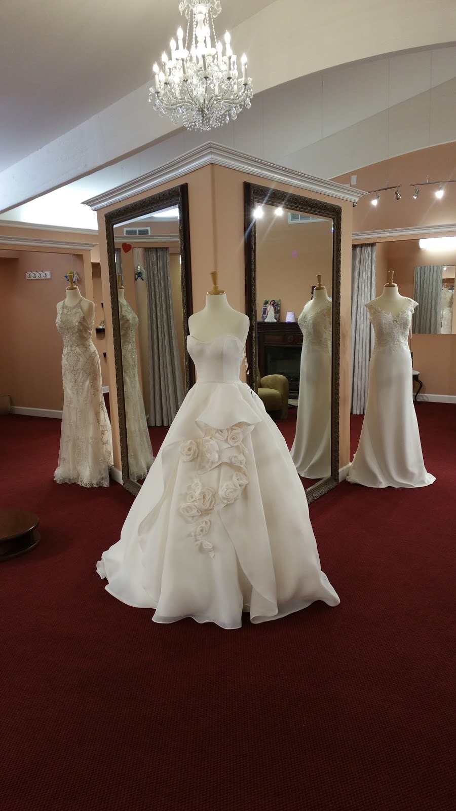 Royal Bridal & Tuxedo | 621 St Charles Rd, Villa Park, IL 60181, USA | Phone: (630) 516-0050