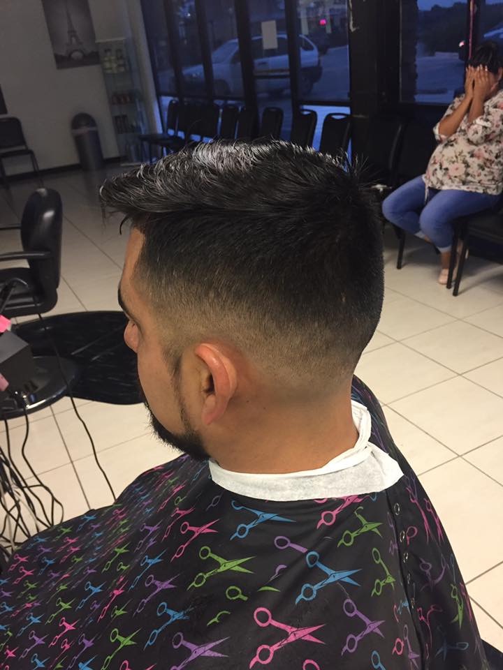 Beres Barber & Salon | 2103 Sherry St, Arlington, TX 76010, USA | Phone: (817) 676-2462