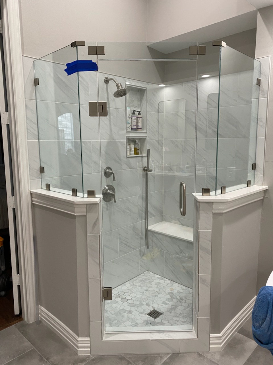 Elite Showers Frameless Showers & Doors | 1918 Univ Business Dr #512, McKinney, TX 75071, USA | Phone: (469) 484-7321