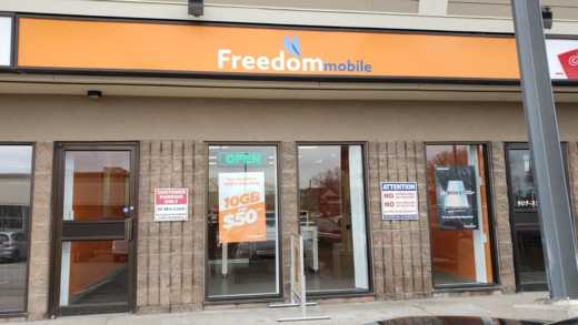 Freedom Mobile | 5233 Stanley Ave Unit 6, Niagara Falls, ON L2E 7C2, Canada | Phone: (905) 358-5885