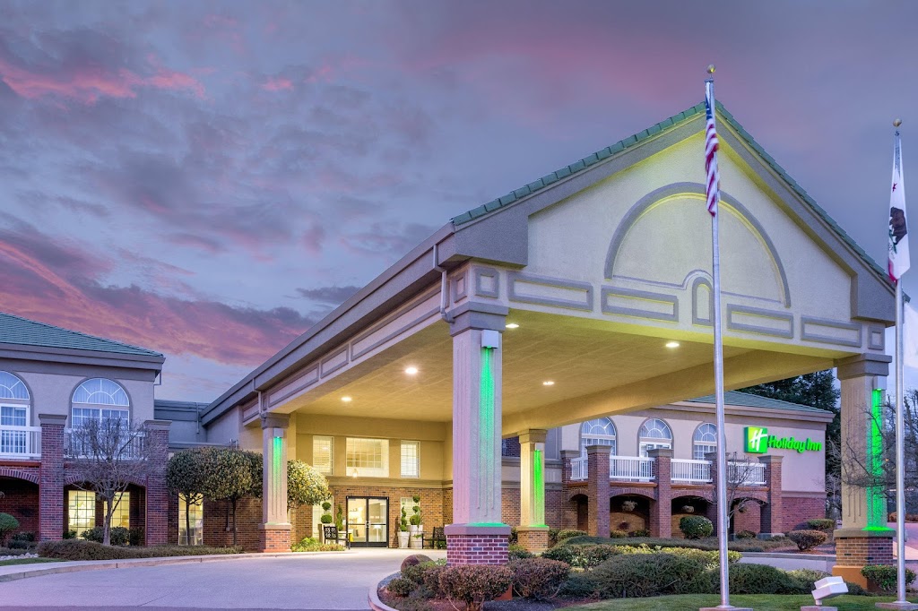 Holiday Inn Auburn, an IHG Hotel | 120 Grass Valley Hwy, Auburn, CA 95603, USA | Phone: (530) 887-8787