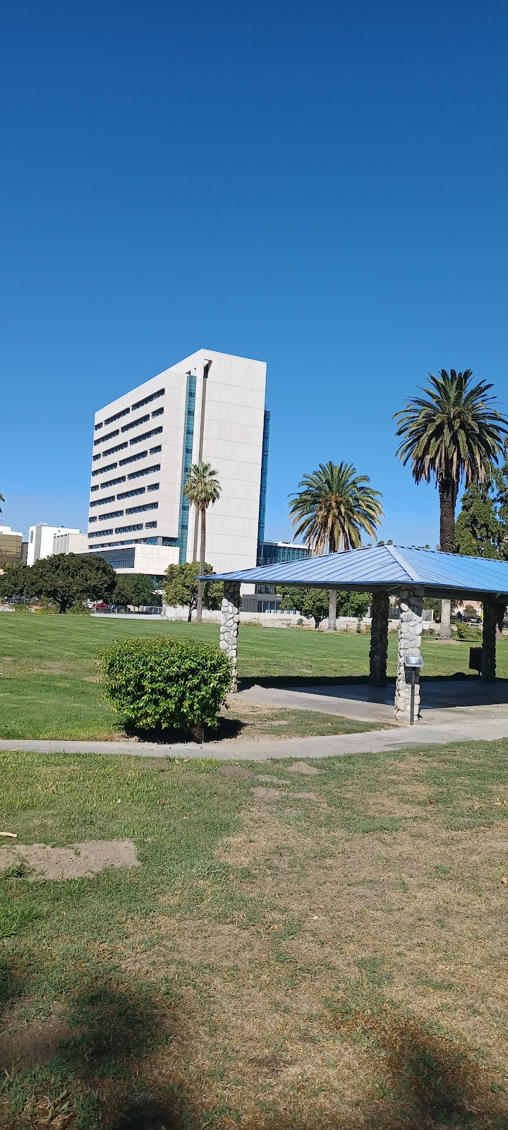 Meadowbrook Park | 250 N Sierra Way, San Bernardino, CA 92408, USA | Phone: (909) 384-5233 Meadowbrook Park | 250 N Sierra Way, San Bernardino, CA 92408, USA | Phone: (909) 384-5233