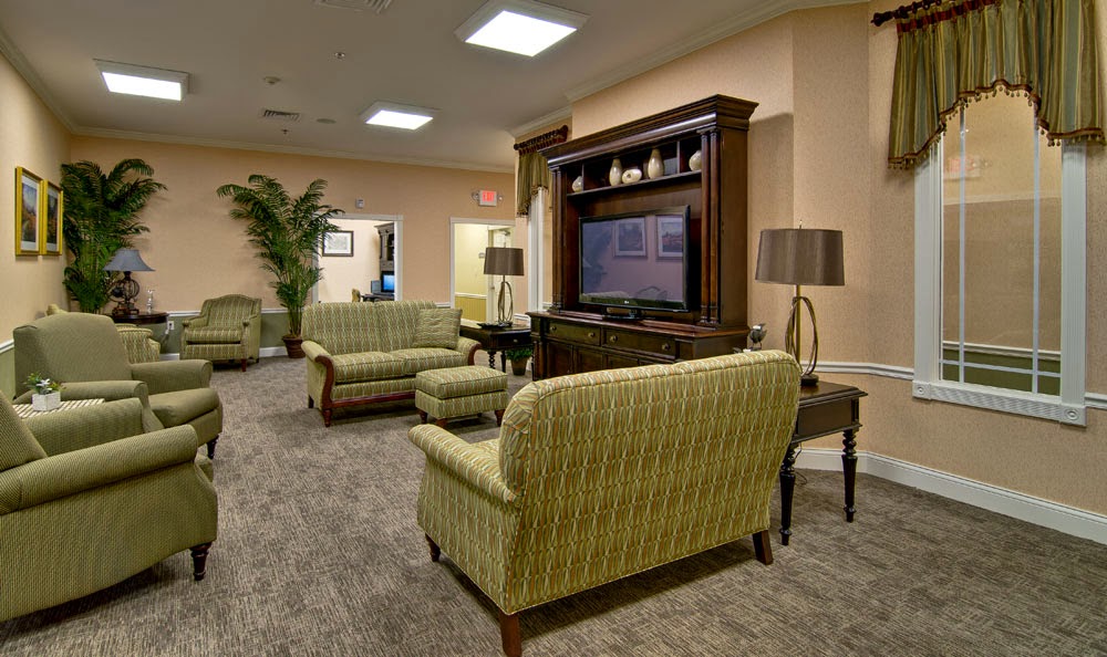 Parkway Gardens Senior Living | 379 Fountains Pkwy, Fairview Heights, IL 62208, USA | Phone: (618) 589-8773