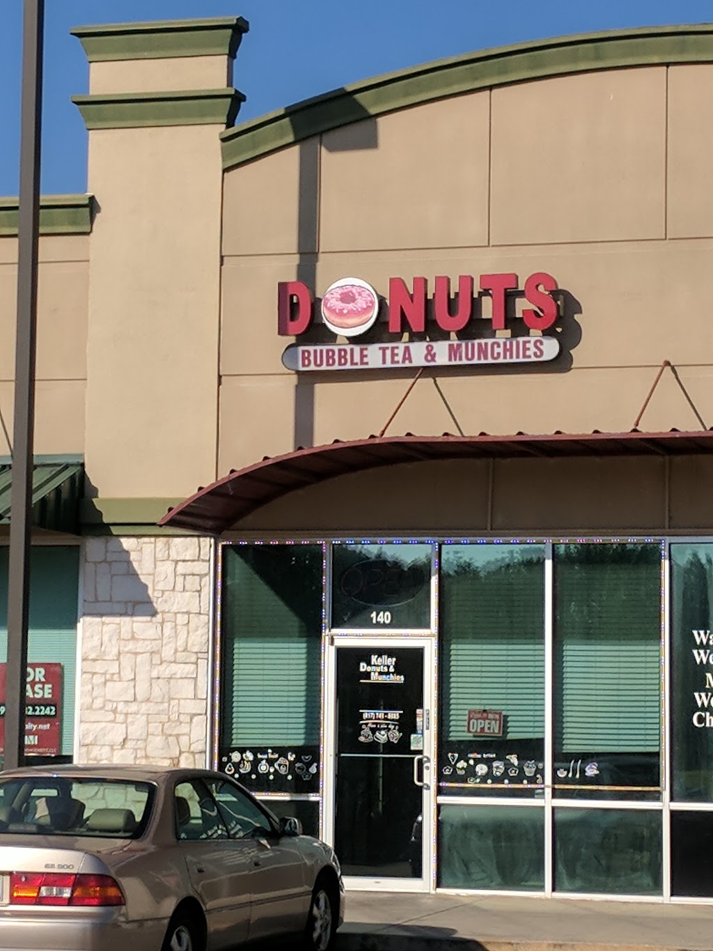 Keller Donuts & Munchies | 11477 Woodland Springs Dr, Fort Worth, TX 76244 | Phone: (817) 741-8085