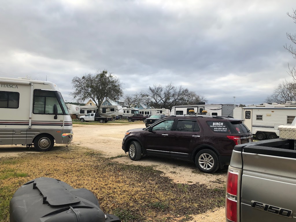 Barnard Street RV Park | 1900 SW Barnard St, Glen Rose, TX 76043, USA | Phone: (817) 228-3254