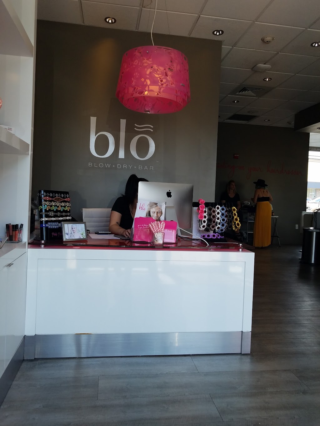 Blo Blow Dry Bar | 50 Glen Cove Rd, Greenvale, NY 11548, USA | Phone: (516) 621-7750