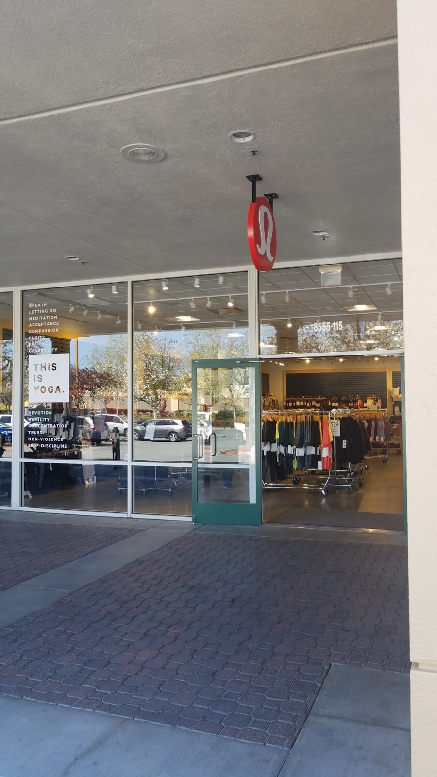 lululemon | 681 Leavesley Rd Unit C-075, Gilroy, CA 95020, USA | Phone: (408) 846-4281