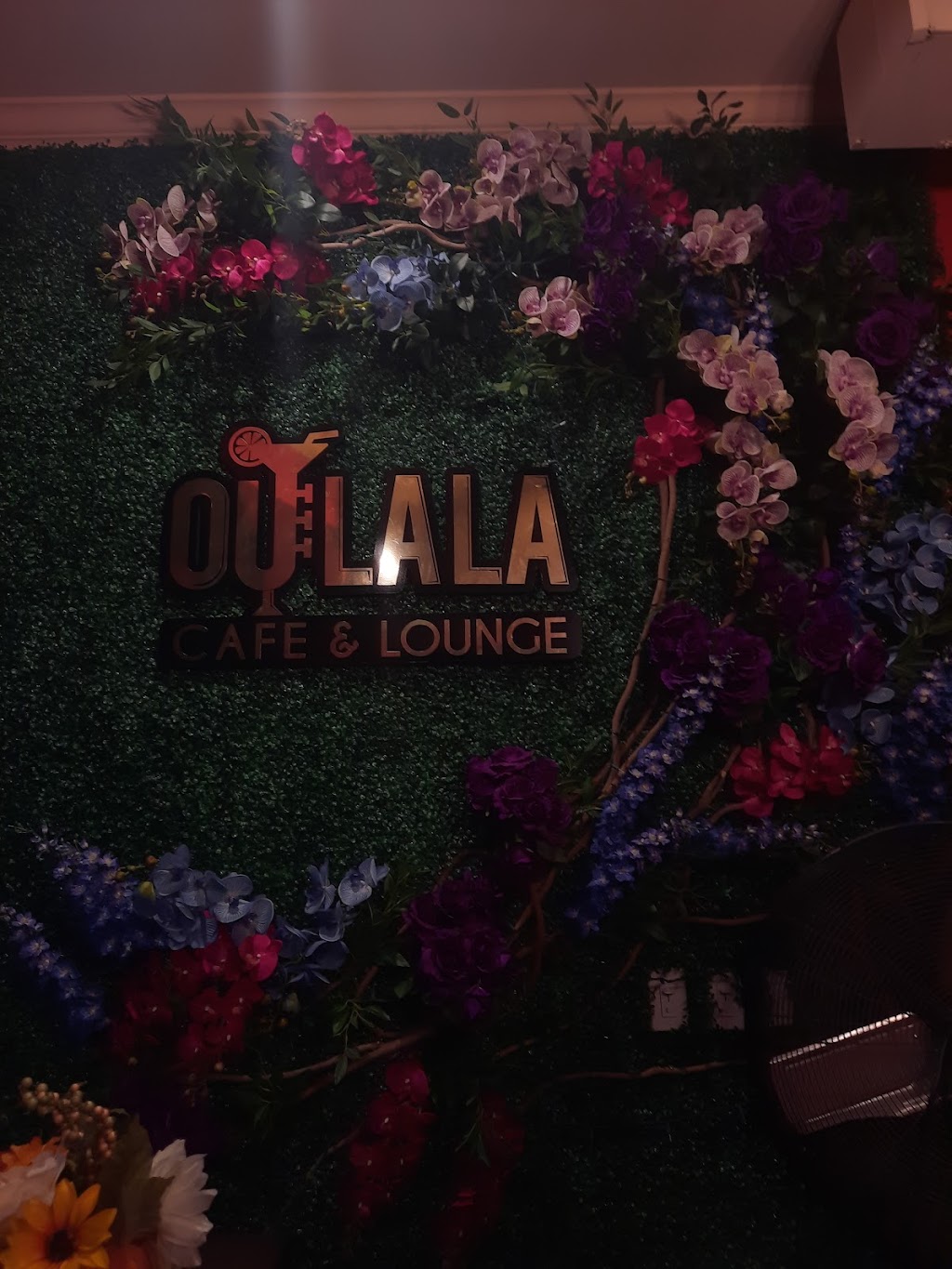 Oulala Café and Lounge | 428 Sunrise Hwy, Lynbrook, NY 11563, USA | Phone: (516) 887-0781