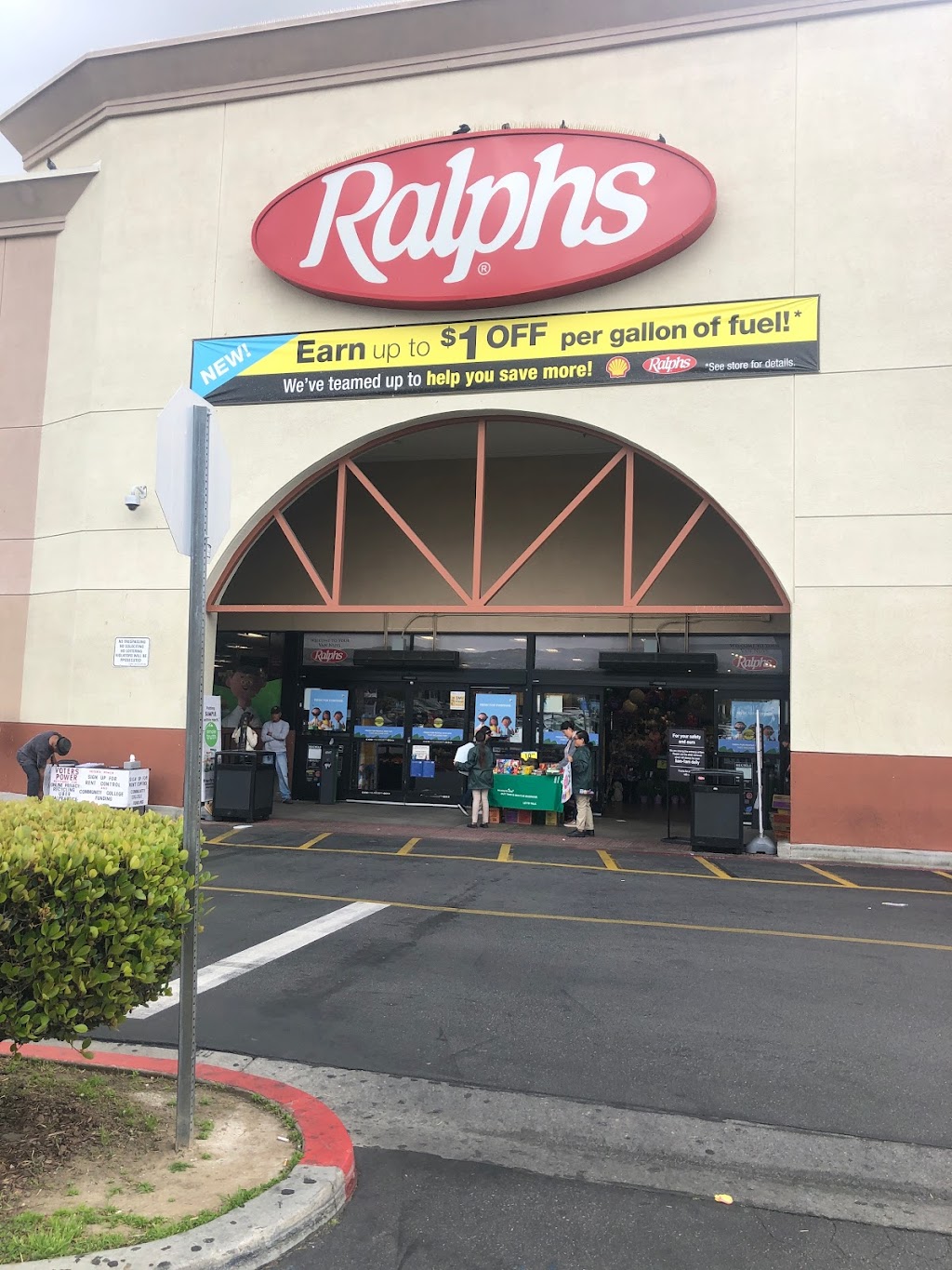 Ralphs | 17250 Saticoy St, Van Nuys, CA 91406, USA | Phone: (818) 609-8425