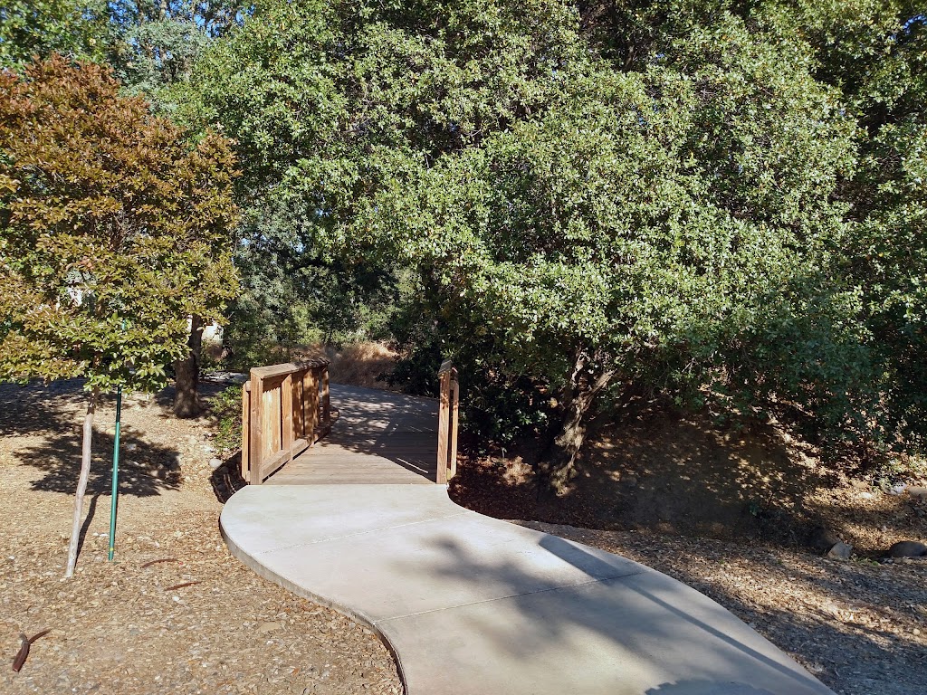 Willow Hill Reservoir Community Park | 321 Barnhill Dr, Folsom, CA 95630, USA | Phone: (916) 461-6601