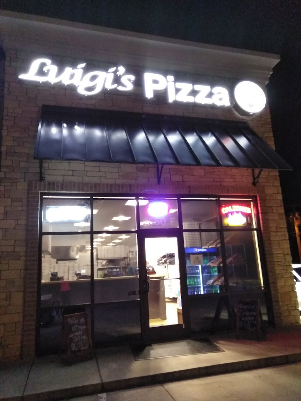 Luigis Pizza | 2550 f Madison St, Clarksville, TN 37043, USA | Phone: (931) 503-5333