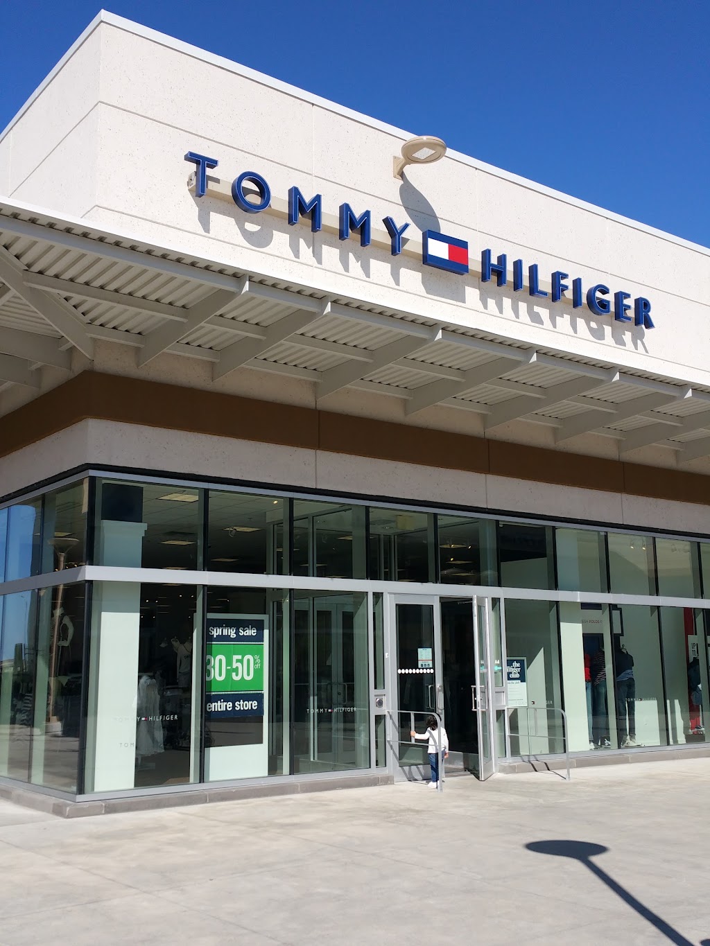 Tommy Hilfiger | 300 Taylor Rd, Niagara-on-the-Lake, ON L0S 1J0, Canada | Phone: (905) 708-1015
