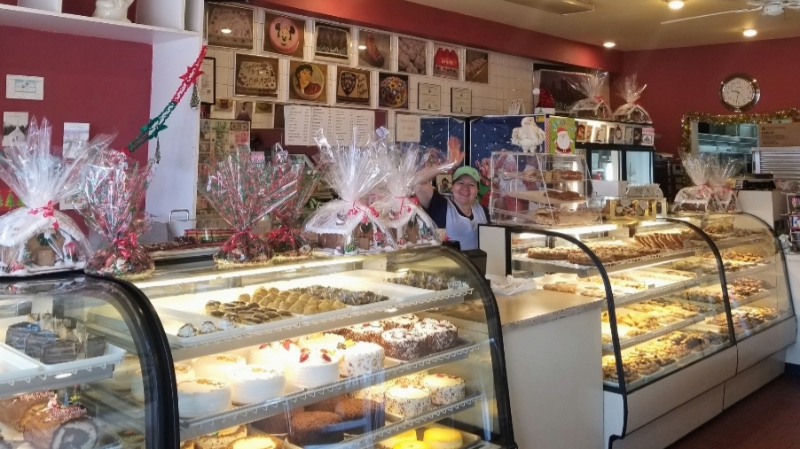 Sweet Treats Pastry Shoppe | 61-22 Springfield Blvd, Queens, NY 11364, USA | Phone: (718) 423-4413