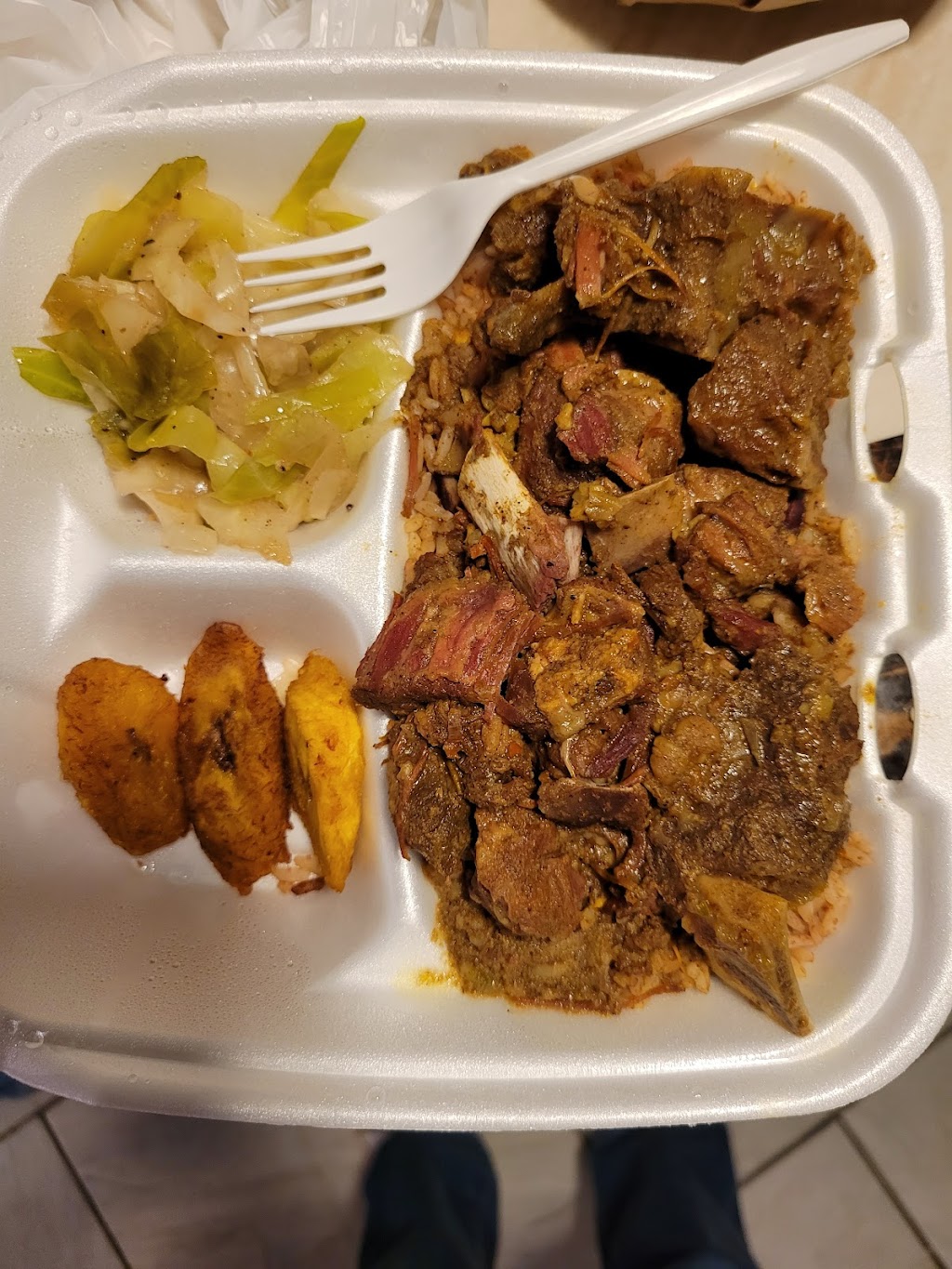 Delphine Jamaican Restaurant | 14377 E 9 Mile Rd, Warren, MI 48089, USA | Phone: (586) 217-5000