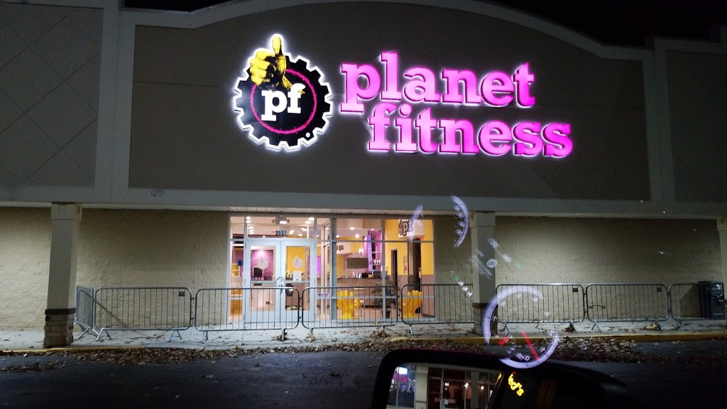 Planet Fitness | 2527 Parkway Plaza, Maumee, OH 43537, USA | Phone: (567) 402-4313