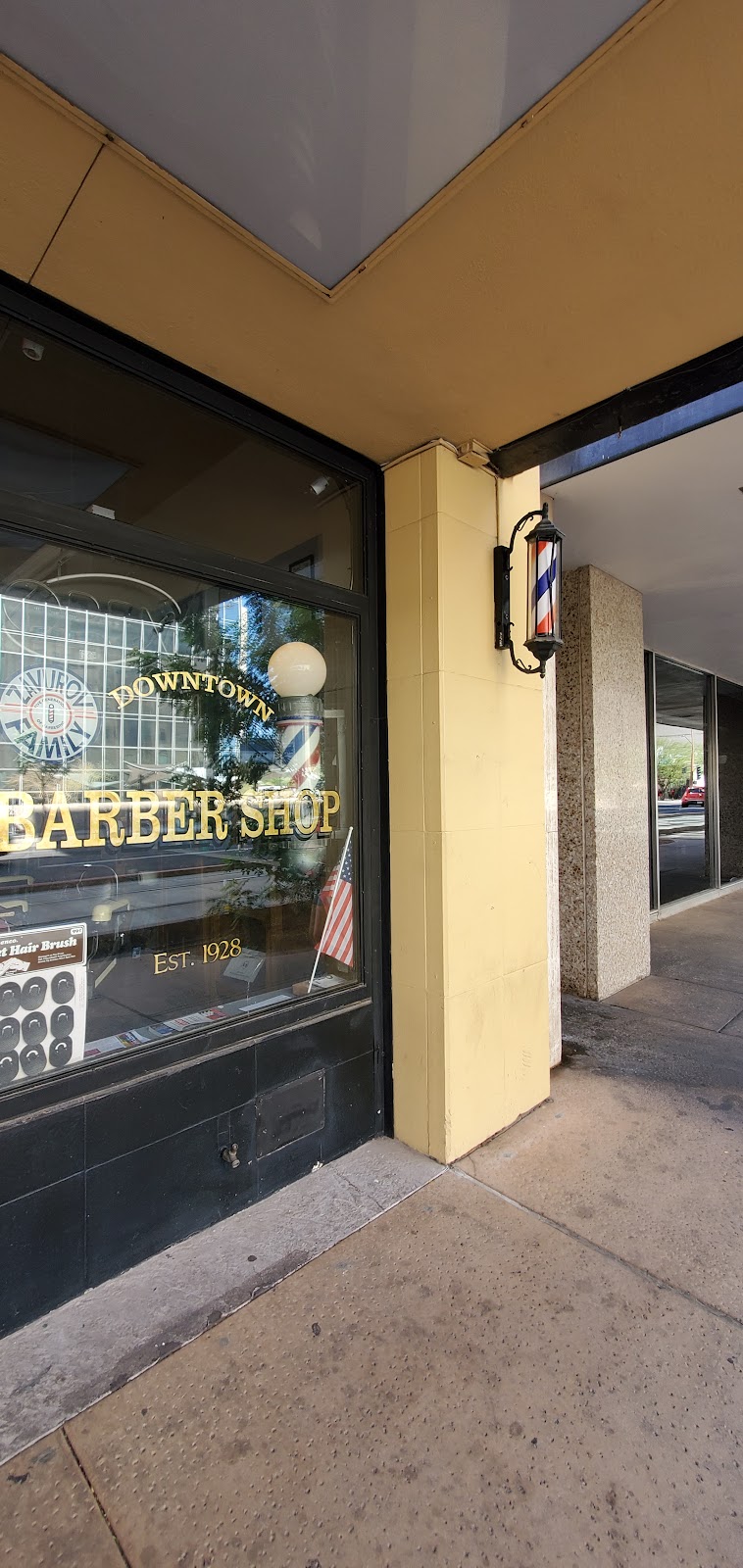 Downtown Barber Shop | 216 N Central Ave, Phoenix, AZ 85004, USA | Phone: (602) 253-7474