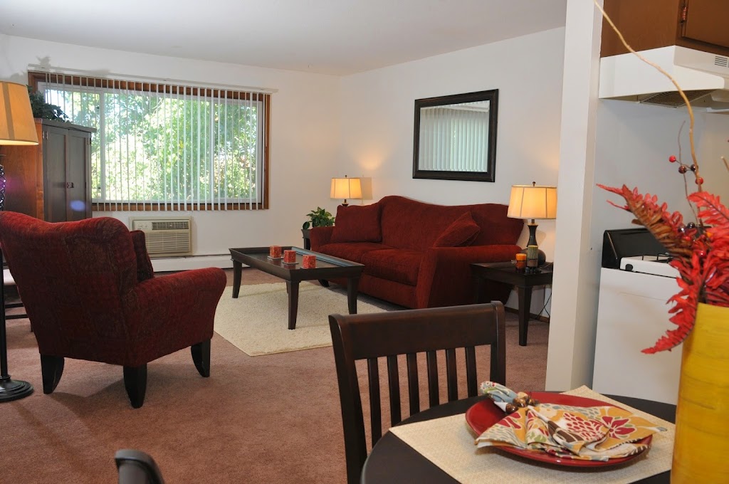 Stonegate Apartments | 10760 6th St NE, Blaine, MN 55434, USA | Phone: (763) 757-4680