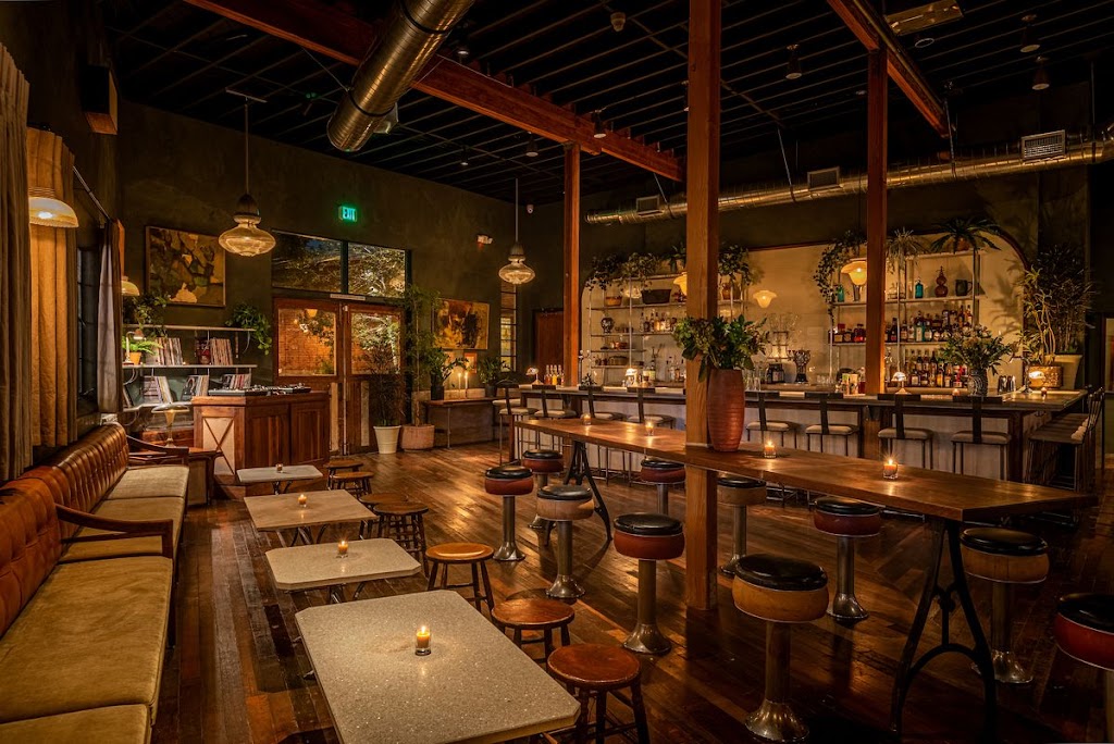 The Bar at Johnnys | 4327 W Adams Blvd, Los Angeles, CA 90018, USA | Phone: (323) 840-3048