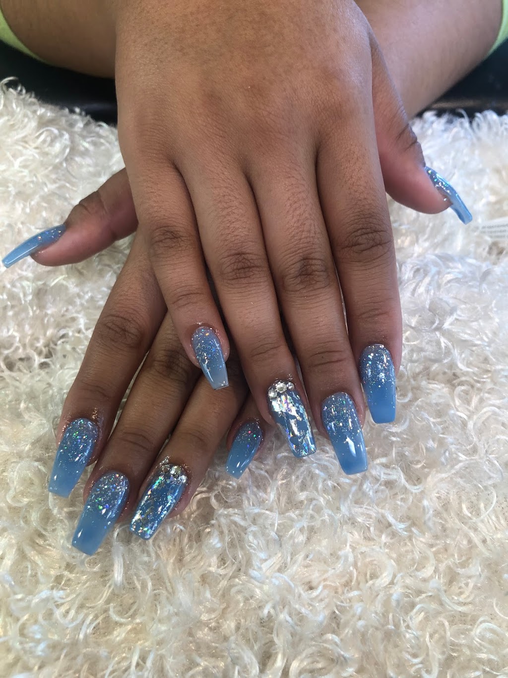 Vivians Elegant Nails Spa & Hair | 2298 E 14th St, San Leandro, CA 94577, USA | Phone: (510) 969-7807