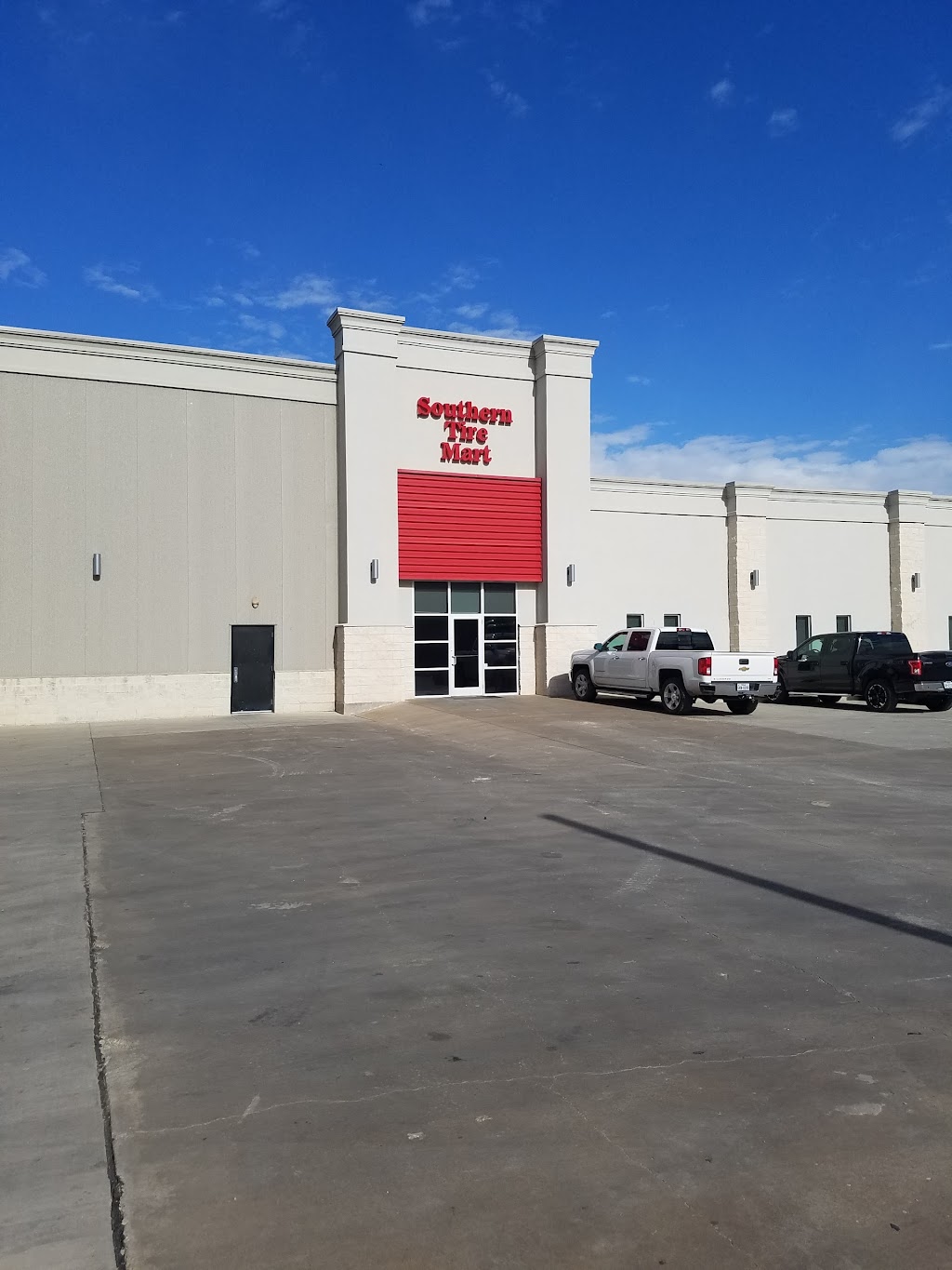 Southern Tire Mart | 1833 Mony St, Fort Worth, TX 76102, USA | Phone: (817) 332-9000