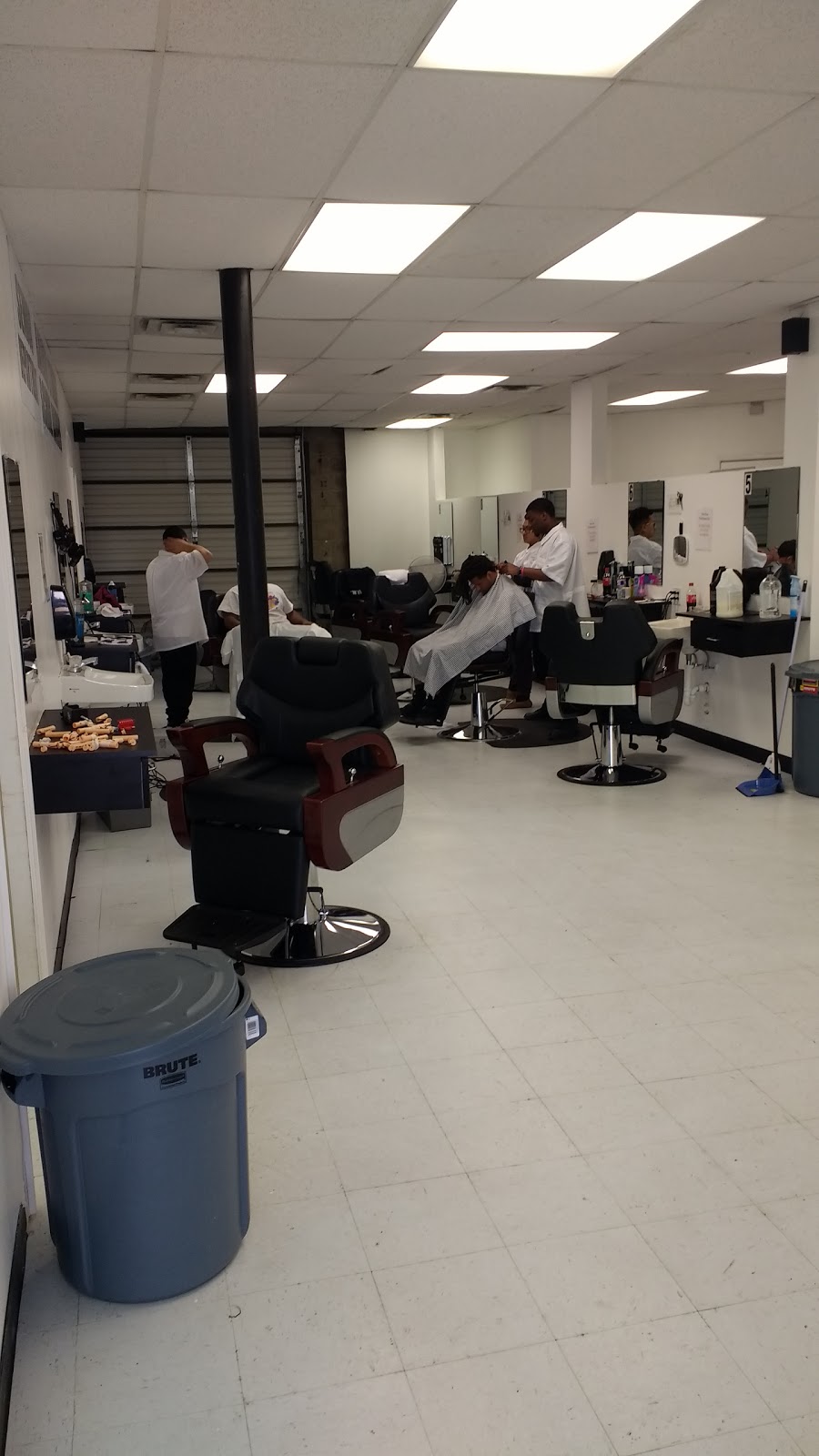 Barber Institute of Texas-Lewisville | 2325 S Stemmons Fwy #404, Lewisville, TX 75067, USA | Phone: (469) 702-6480