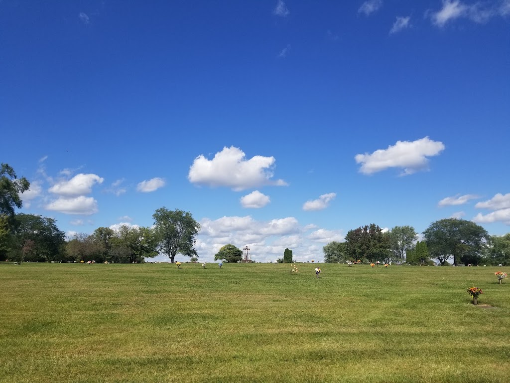 Riverview Memory Gardens & Garden Mausoleums | 29231 County Rd 424, Defiance, OH 43512, USA | Phone: (419) 782-7027