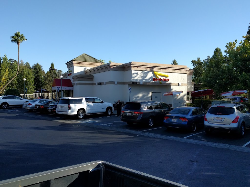 In-N-Out Burger | 130 Grass Valley Hwy, Auburn, CA 95603, USA | Phone: (800) 786-1000