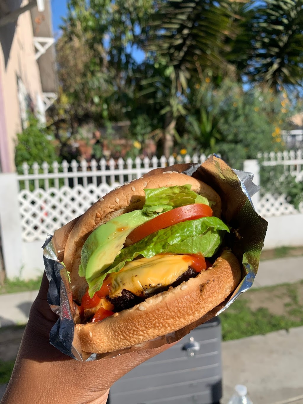 Antdog Burger | 527 W 62nd St, Los Angeles, CA 90044, USA | Phone: (323) 738-1554