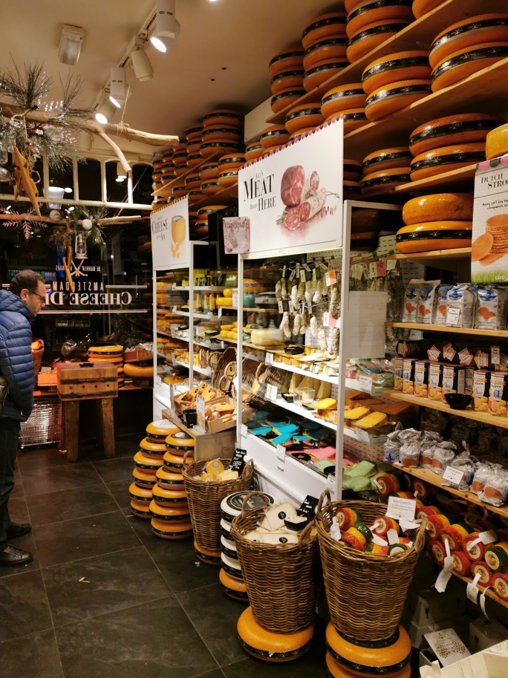 Amsterdam Cheese Deli | Oudezijds Voorburgwal 31, 1012 EH Amsterdam, Netherlands | Phone: 020 354 6257