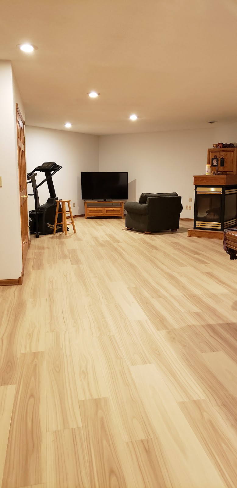 House2Home Flooring & Design Studio | 13838 Aberdeen St NE, Ham Lake, MN 55304 | Phone: (763) 754-1700