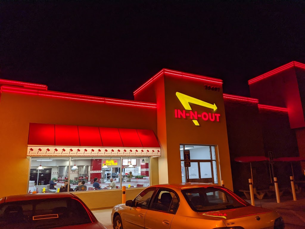 In-N-Out Burger | 39697 Avenida Acacias, Murrieta, CA 92563, USA | Phone: (800) 786-1000