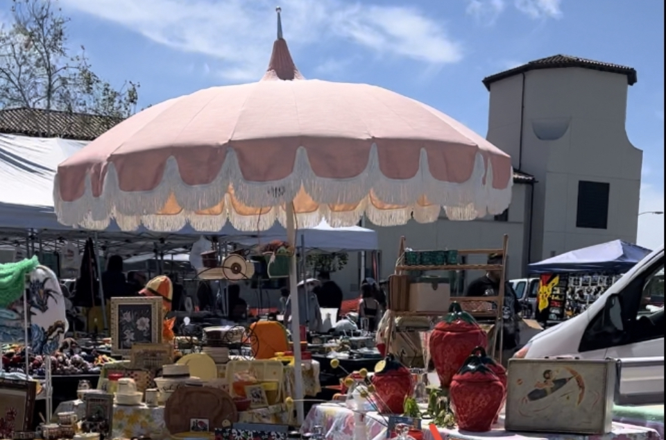 Topanga Vintage Market at Pierce College | Victory Blvd at, Mason Ave, Winnetka, CA 91306, United States | Phone: (310) 422-1844