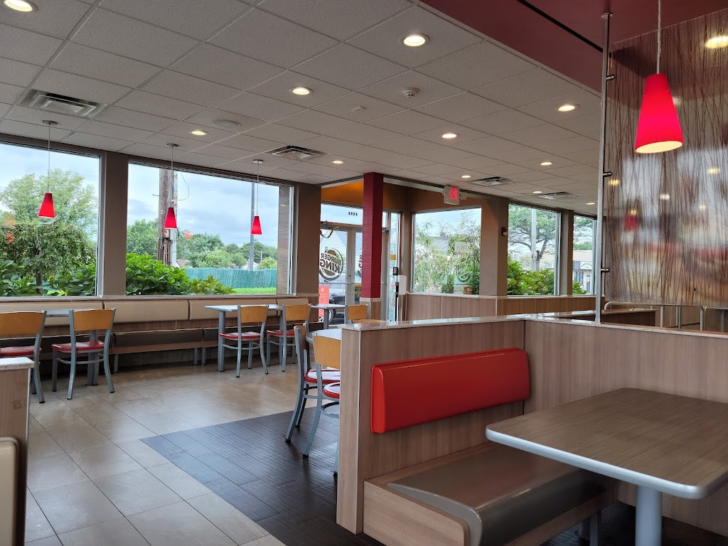 Burger King | 2125 Grand Ave, Baldwin, NY 11510, USA | Phone: (516) 377-3649