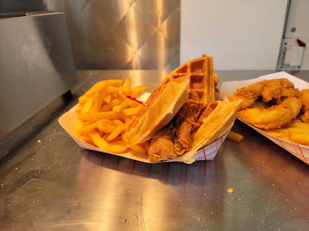 Cluck Truck | 1133 W 90th Ave N, Conway Springs, KS 67031 | Phone: (620) 660-0660