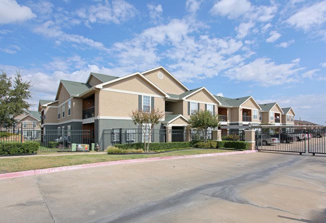 Villas of Greenville | 5000 Joe Ramsey Blvd E, Greenville, TX 75401, USA | Phone: (903) 259-6836