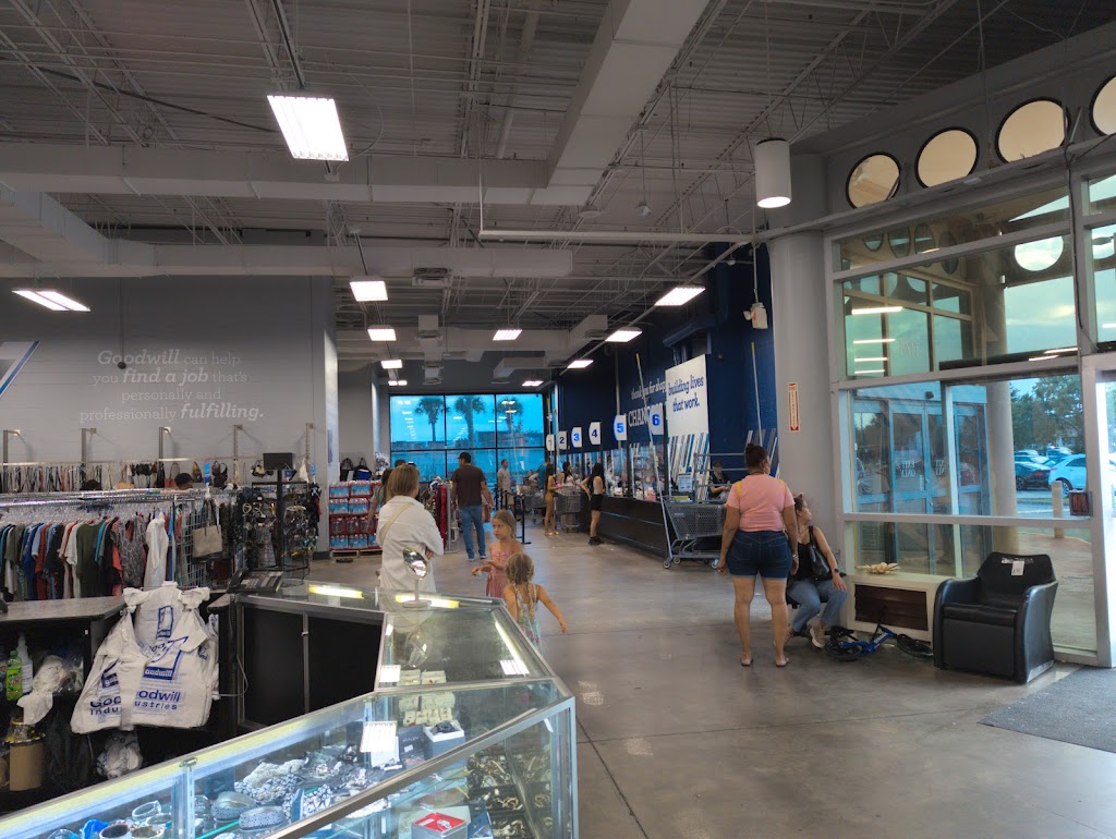 Goodwill - Orange Blossom Trail | 7531 S Orange Blossom Trl, Orlando, FL 32809, USA | Phone: (407) 859-4750