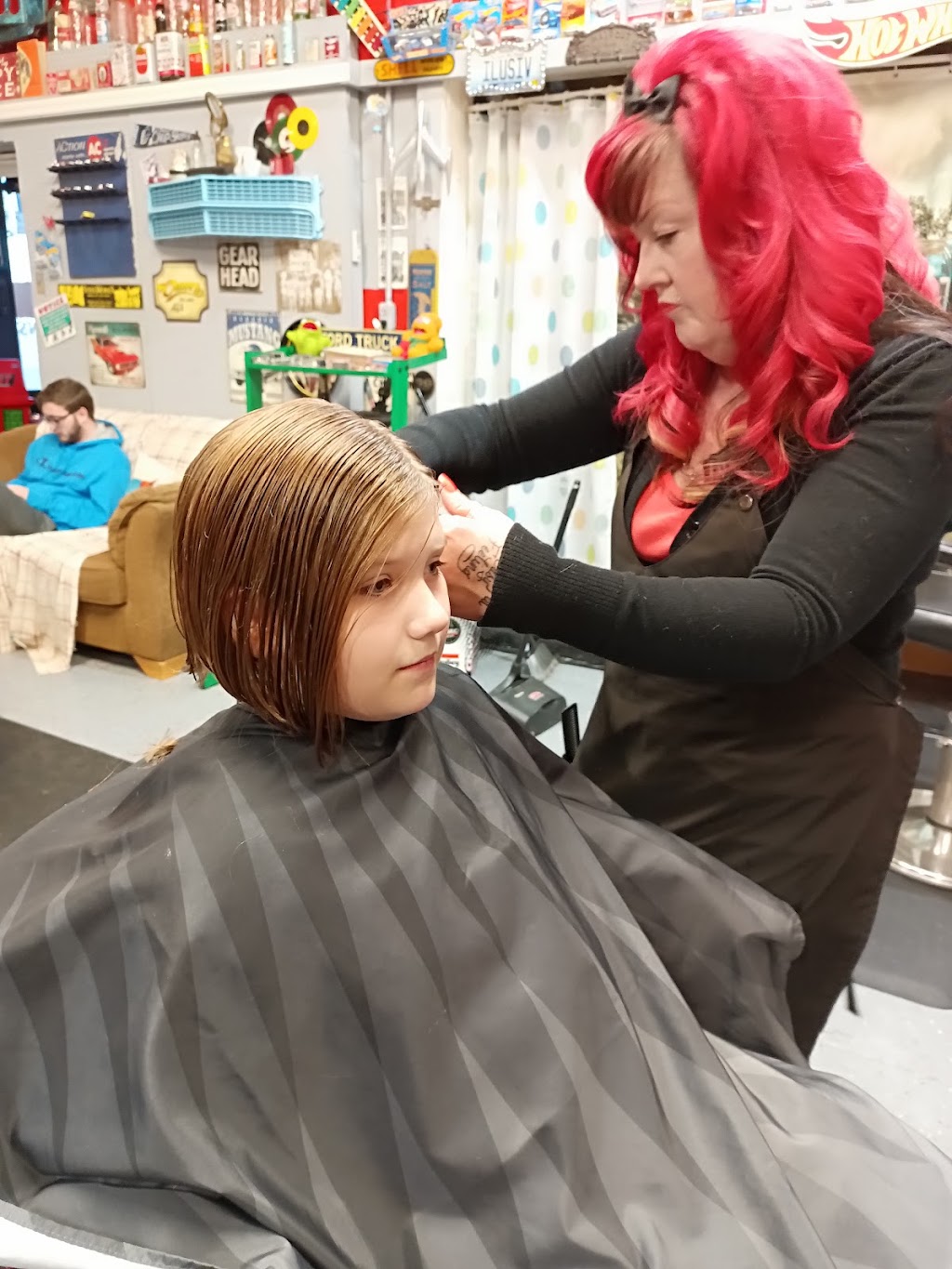 REDS Hair Repair | 20 S Wilderness Rd, Mt Vernon, KY 40456, USA | Phone: (606) 386-9202