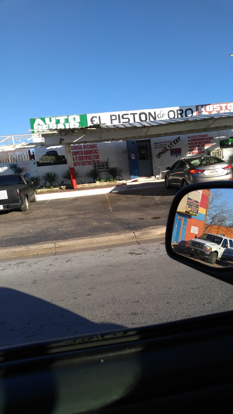 El Piston De Oro | 1205 S Ayers Ave, Fort Worth, TX 76105, USA | Phone: (817) 759-9191