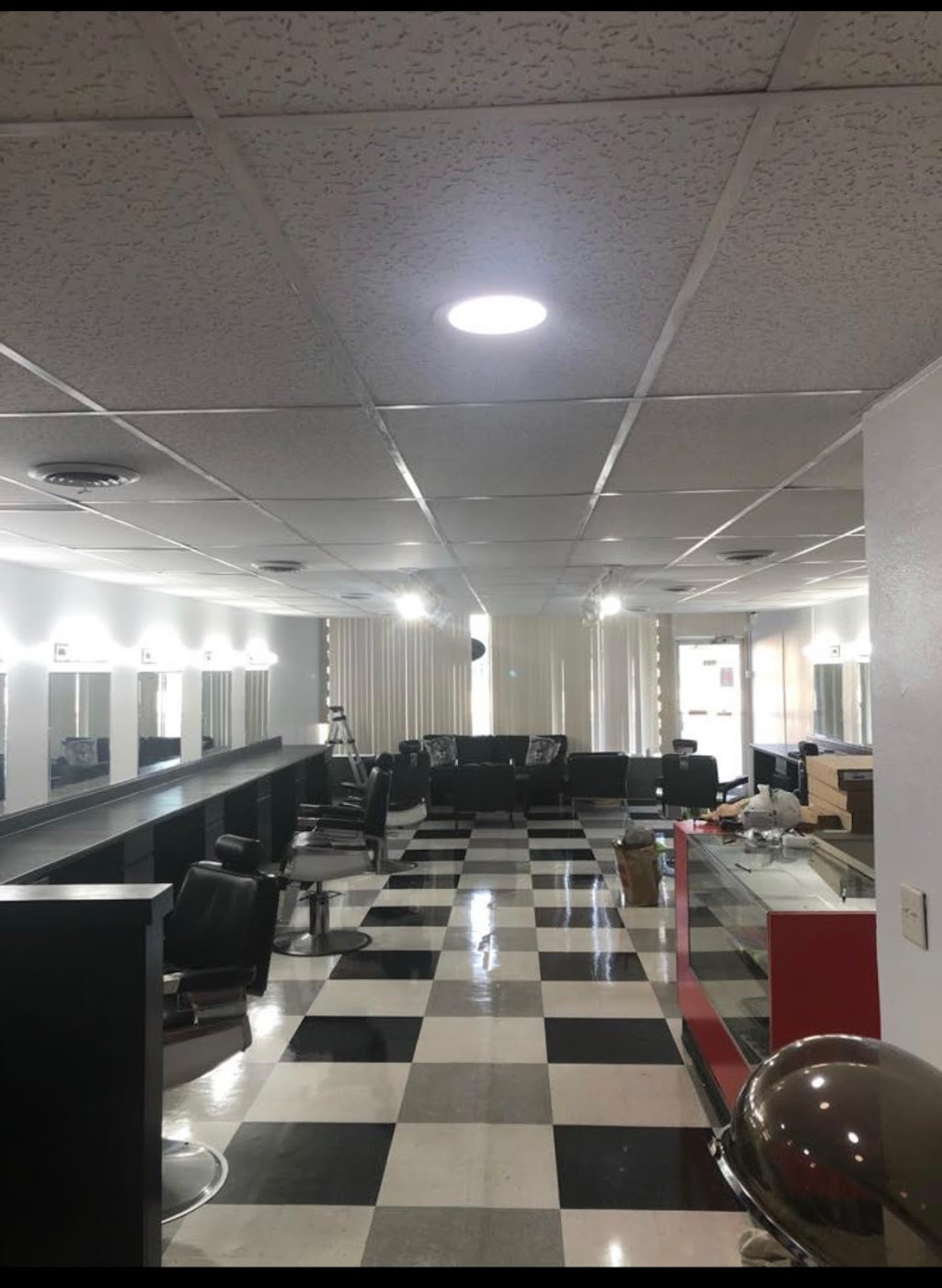 Royalty Grooming Lounge | 2966 White Bear Ave, Maplewood, MN 55109, USA | Phone: (651) 249-7662