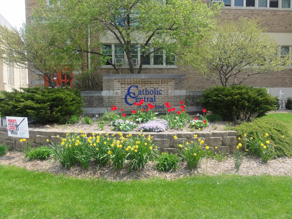 Catholic Central High School | 148 McHenry St, Burlington, WI 53105, USA | Phone: (262) 763-1510