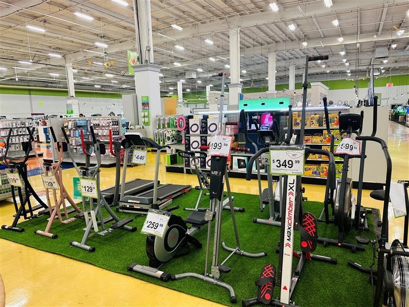 Curacao San Bernardino | 885 Harriman Pl, San Bernardino, CA 92408, USA | Phone: (909) 383-5099