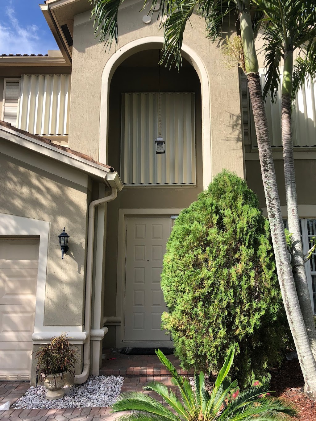 A1 Hurricane Shutters | 4319 Vineyard Cir, Weston, FL 33332, USA | Phone: (786) 486-6241