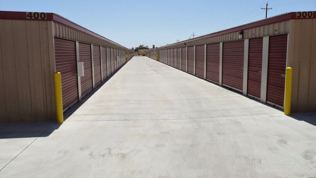 California Self Storage & Penske | 298 N 19 1/2 Ave, Lemoore, CA 93245, USA | Phone: (559) 925-8888